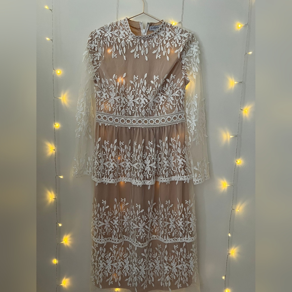 Polagram Cream Lace Embroidered Tiered Midi Dress - Picture 4 of 6